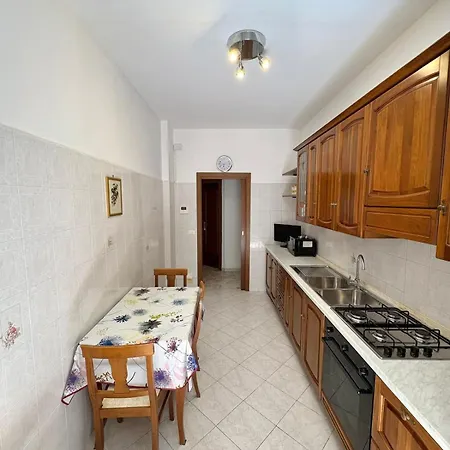 House Of Tribuni - Near Metro A